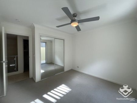 3 Bedroom Villa in Emerald Lakes - Photo 4