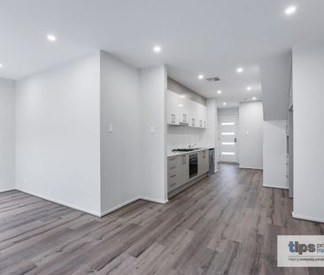 Charming 3 Bedroom Townhouse in Prime Prospect Location - Photo 5