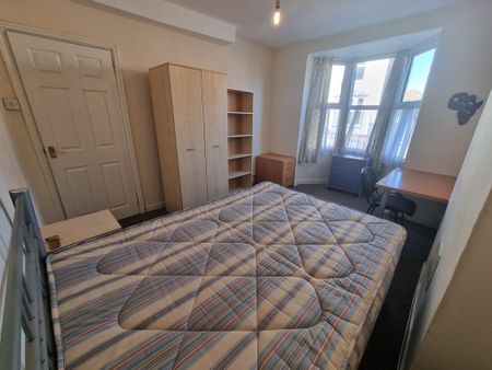 4 Bed Student Accommodation - Photo 3