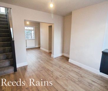 2 bedroom end of terrace house to rent - Photo 2