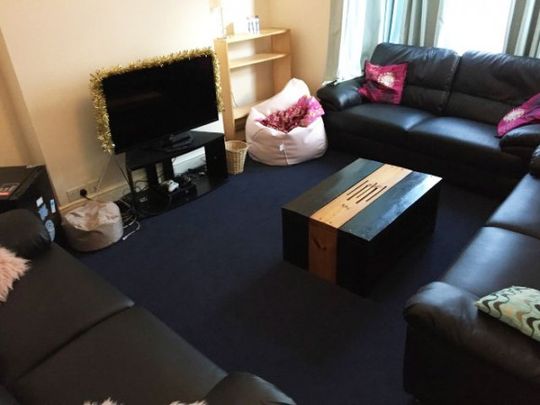 Large house 5 mins from Uni - Photo 1