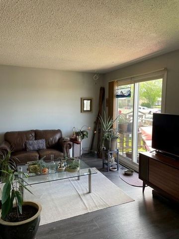 2 BEDROOM UNIT IN INNISFAIL!! - Photo 5