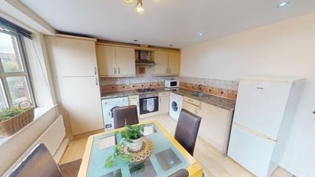 2 bedroom flat to rent - Photo 5