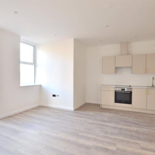 London Road, Redhill, Surrey, RH1 - Photo 1