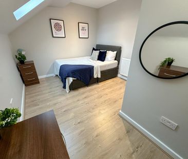 6 bedroom terraced house to rent - Photo 4