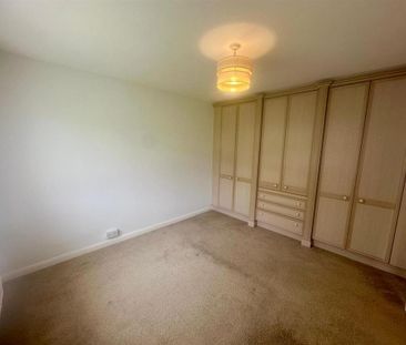 2 bedroom semi-detached bungalow to rent - Photo 6