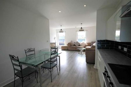 Half Edge Lane, Monton, Manchester, M30 - Photo 3