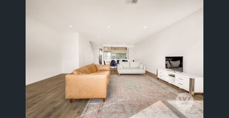 Exquisite Waterfront Living! - Photo 2