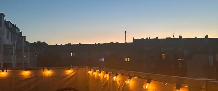 2 Zimmer, Altbau, saniert mit Balkon. Flingern Süd - Foto 1