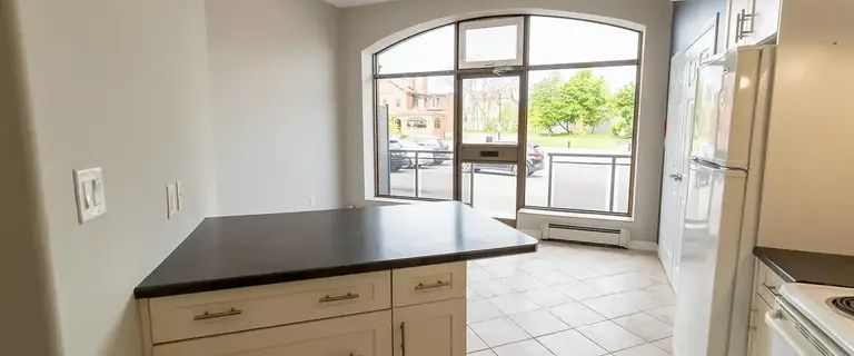 40 Front Street | 40 Front Street, Thorold - Photo 1