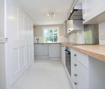 2 bedroom cottage to rent - Photo 2