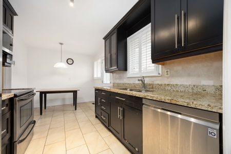 For Lease - 39 Amberdale Drive, Toronto, Ontario - Photo 5