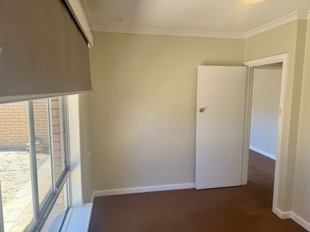 Coastal Living Made Easy – Walk to Scarborough Beach - Photo 2