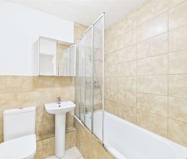 Wordsworth Mead, Redhill, Surrey, RH1 - Photo 4