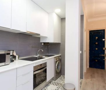 Room in a shared 7-bedroom apartment for rent in Universidad, perfect for professionals and students. - Foto 6