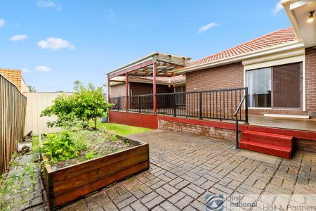 5 Bellbrook Drive, Dandenong North - Photo 2
