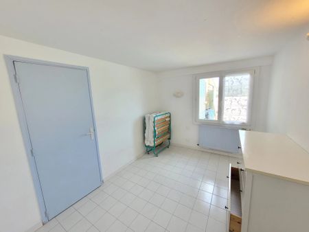 Location Appartement 3 pièces 73m² VENELLES 13770 - Photo 2