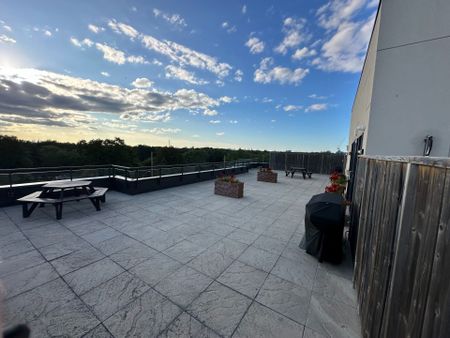 For Lease - 3560 St. Clair Avenue Unit# 423, Toronto, Ontario - Photo 2