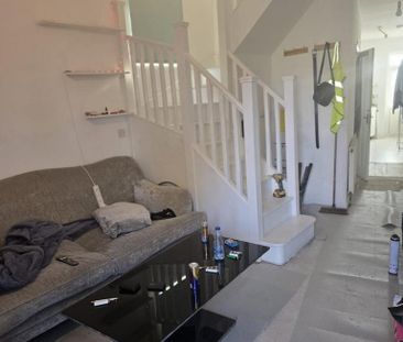 2 bedroom end of terrace house to rent - Photo 1