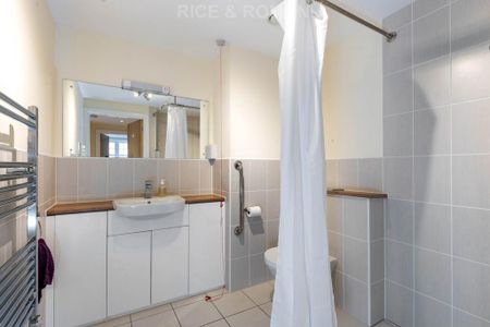 2 bedroom retirement property to rent - Photo 5