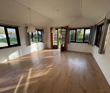 2 bedroom chalet to rent - Photo 2