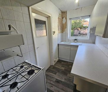 3 bedroom semi-detached house to rent - Photo 6
