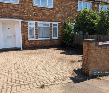 3 bedroom semi-detached house to rent - Photo 3