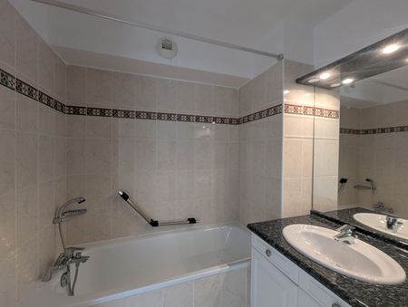 Location Appartement 3 pièces 67m² - Photo 4