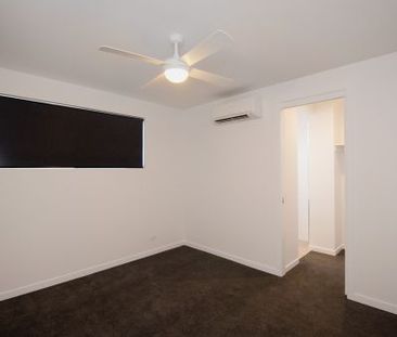 Stunning Two Bedroom Apartment Located in the Heart of Indooroopilly! - Photo 5