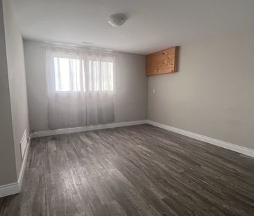 For Lease - 321 Warrington Road Unit# Main, Clearview, Ontario - Photo 3