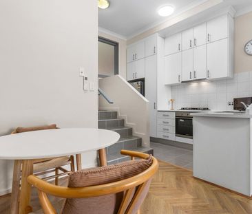 Furnished Studio Living! - Photo 1