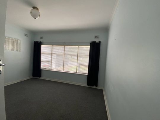 4 Bedrooms, 2 Bathrooms House for rent - Photo 1