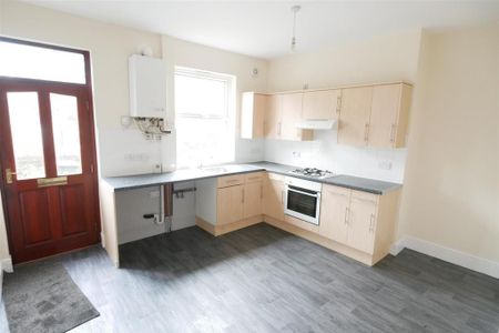 3 bedroom terraced house to rent - Photo 4