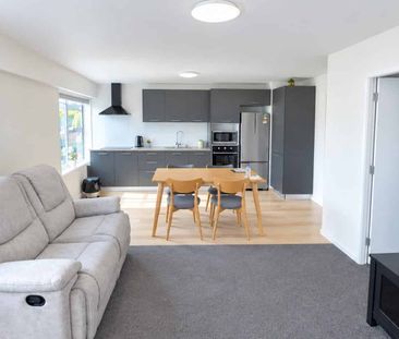 Furnished modern 1 bedroom Unit - Photo 1