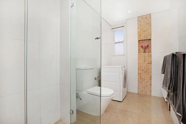 Beachside Abode, Level Walk to Beach - Photo 1