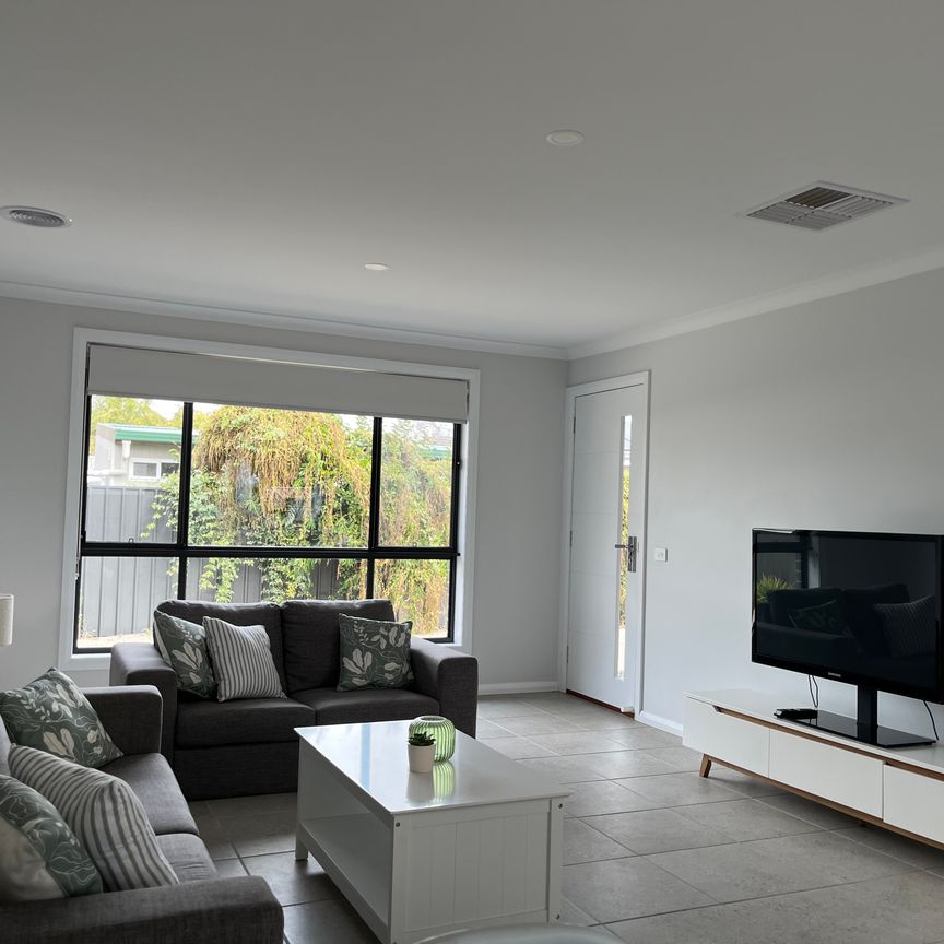 Modern 2 Bedroom Townhouse - Photo 1