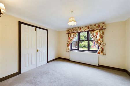 5 bedroom detached house to rent - Photo 4