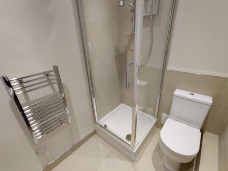 2 bedroom flat to rent - Photo 2