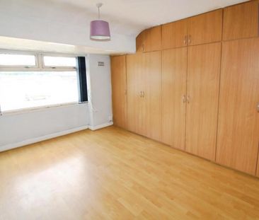 3 bedroom House To Let - Photo 3