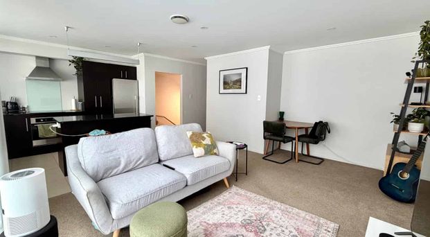 Flat Bush, 4 bedrooms - Photo 1