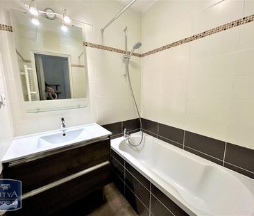 Location Appartement 3 pièces 72m² LILLE 59000 - Photo 5