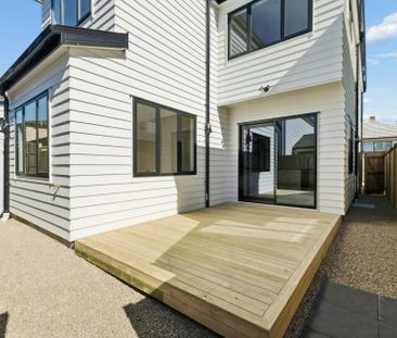 Modern Living, Nothing Short of Stunning - Photo 5