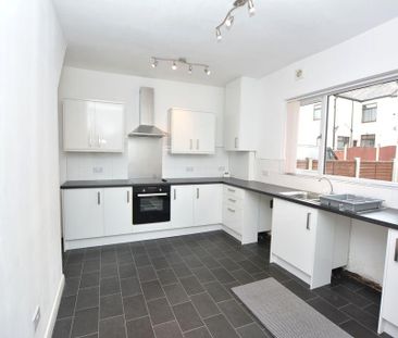 2 bedroom terraced house to rent - Photo 5
