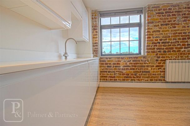 2 bedroom penthouse to rent - Photo 1