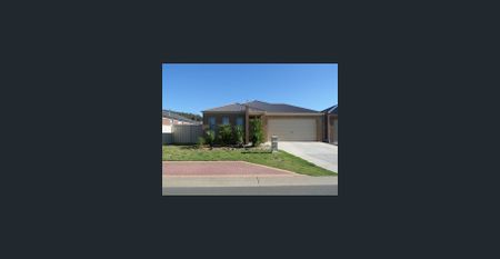 Modern Four-Bedroom Family Home in Prime Location - Photo 3