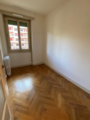 Magnifique appartement proche du quartier des Eaux-Vives - Photo 2