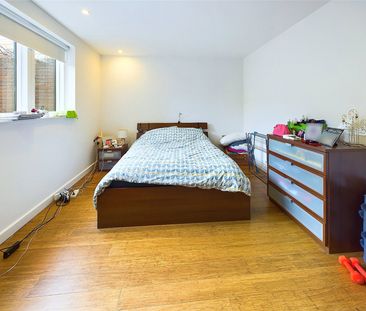 Callington Mews, Twickenham - 1 bedroomProperty for lettings - Chas... - Photo 3