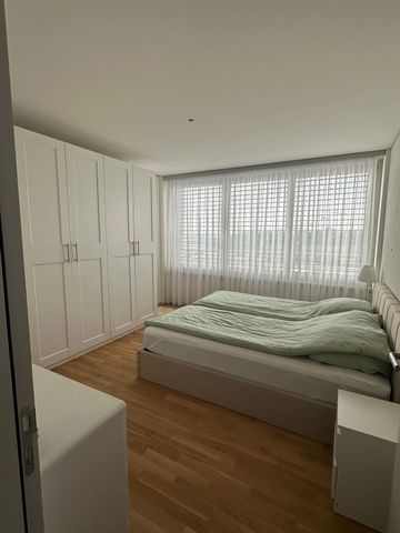 APPARTEMENT DE 3 PIÈCES À CHAM (ZG), MEUBLÉ, TEMPORAIRE - Photo 4