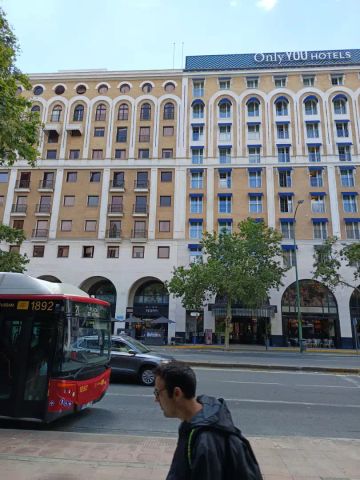Sevilla - Photo 2