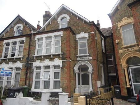 1 bedroom ground floor flat to rent - Photo 5